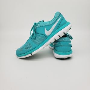 Nike Women's Flex 2014 Run Running Shoe Size 6